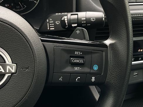 Used 2023 Nissan Rogue SV image 24