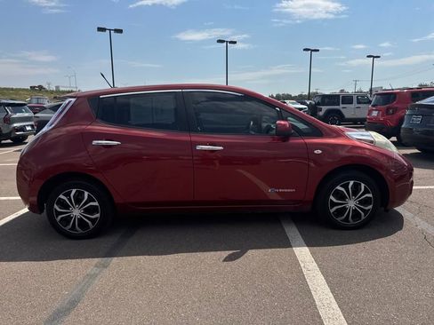 Used 2012 Nissan Leaf SV image 8