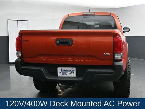 Used 2017 Toyota Tacoma TRD Off-Road w/ Tow Package (A/T) image 11