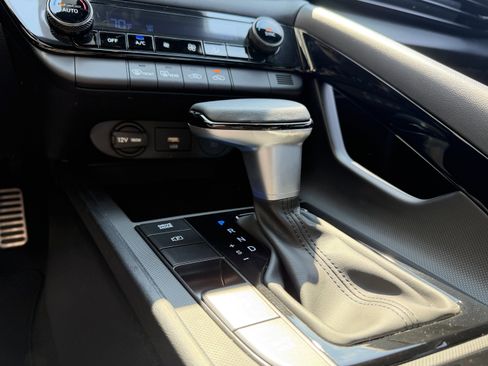 Certified 2025 Hyundai Elantra SEL FWD image 34