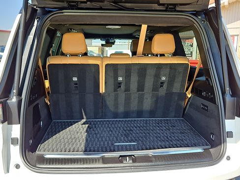 Used 2025 Jeep Grand Wagoneer Series III w/ Rear Seat Video Group 1 AWD/4WD image 7