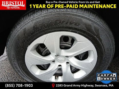 Used 2021 Toyota RAV4 LE image 10