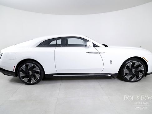 Used 2024 Rolls-Royce Spectre w/ Spectre Launch Package image 10