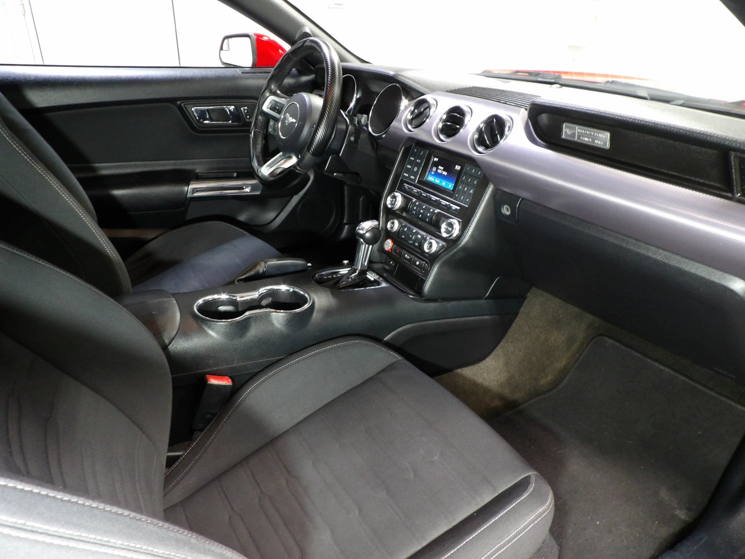 Used 2015 Ford Mustang Coupe RWD image 12
