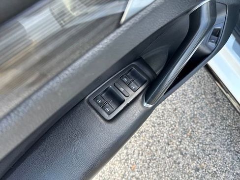 Certified 2020 Volkswagen Passat 2.0T R-Line image 12