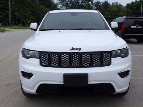 Used 2018 Jeep Grand Cherokee Altitude image 7