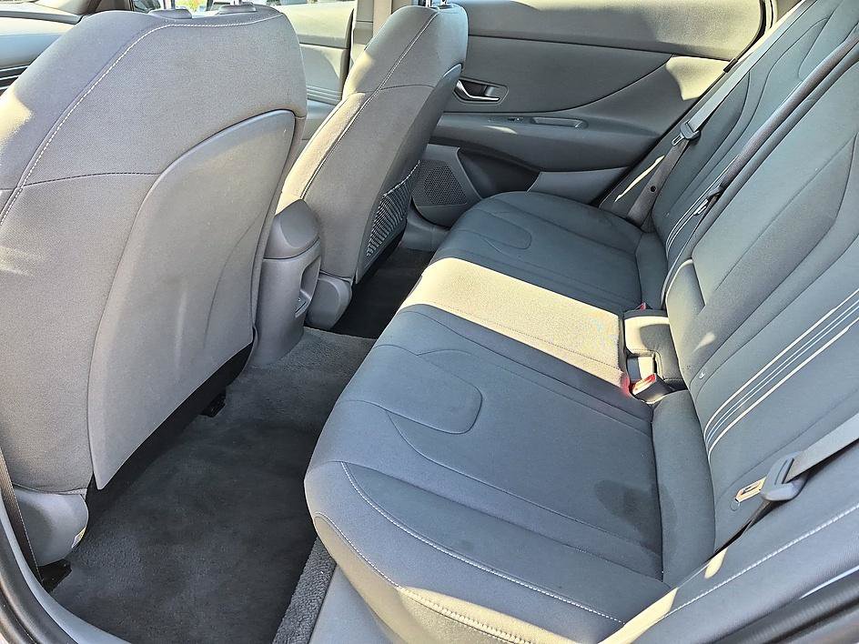 Used 2025 Hyundai Elantra SEL FWD image 29
