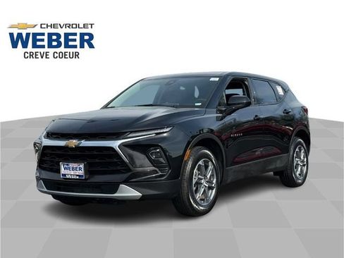 Used 2025 Chevrolet Blazer LT AWD/4WD image 1