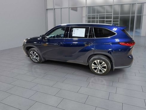 Used 2022 Toyota Highlander XLE image 6