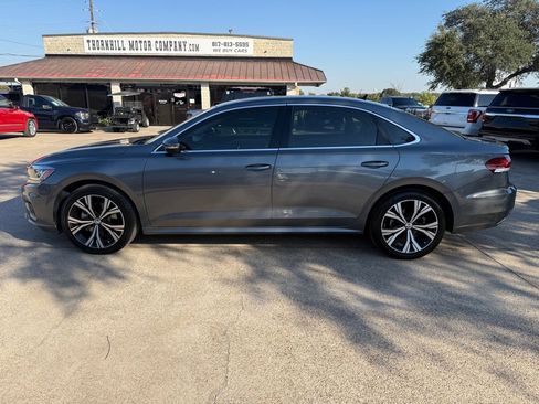 Used 2021 Volkswagen Passat 2.0T SE image 4