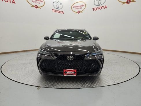 Used 2019 Toyota Avalon Limited FWD image 4