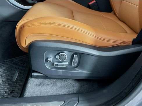 Used 2026 Jaguar F-PACE R-Dynamic S image 22