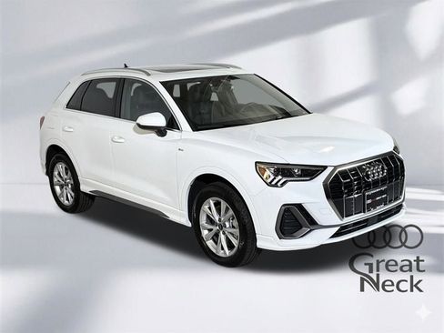 Used 2025 Audi Q3 2.0T Premium w/ Convenience Package image 11