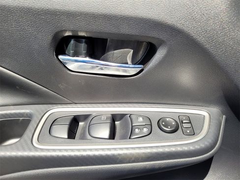 New 2025 Nissan Versa SR w/ Trunk Package image 25