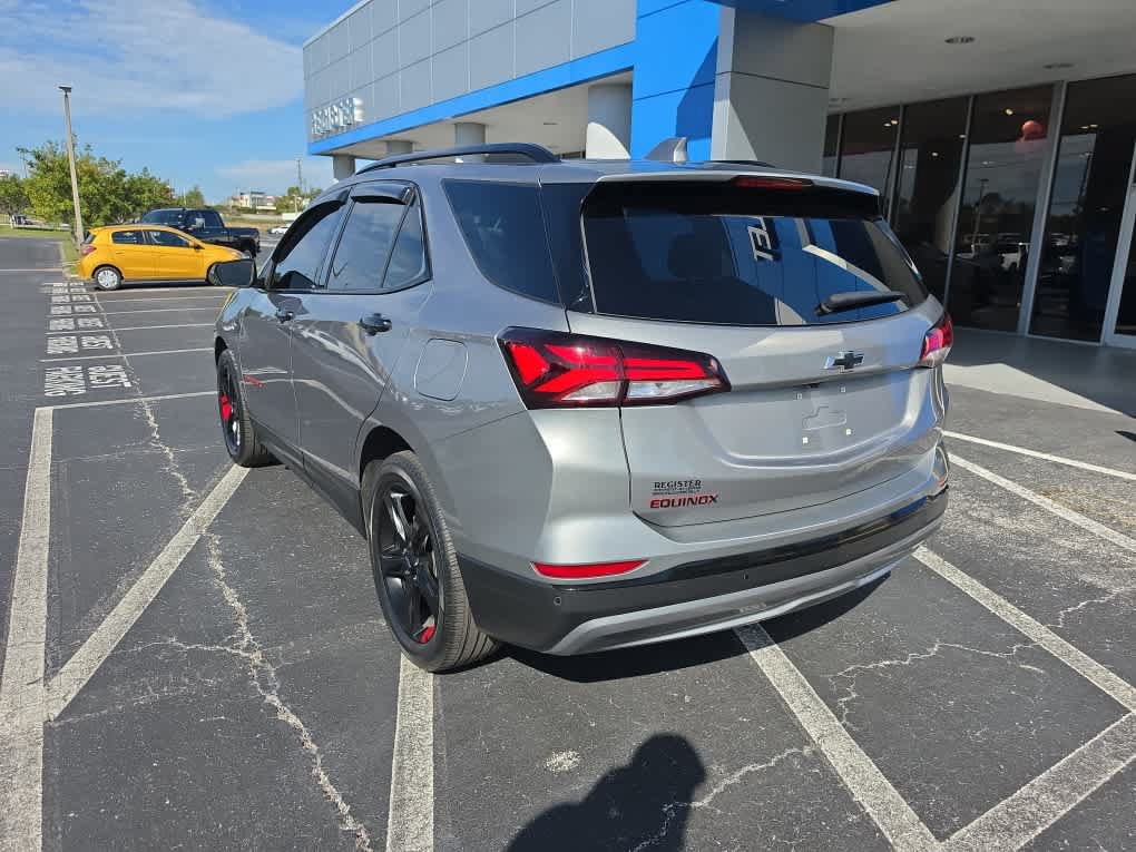 Used 2024 Chevrolet Equinox Premier w/ Redline Edition FWD image 3