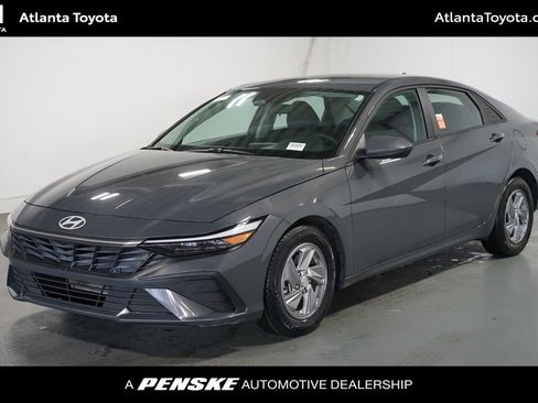 Used 2024 Hyundai Elantra SE image 1