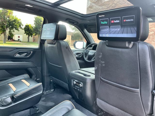 Used 2023 GMC Yukon AT4 w/ Technology Package AWD/4WD image 12