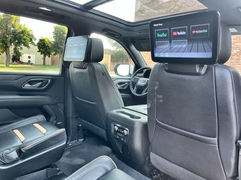 Used 2023 GMC Yukon AT4 w/ Technology Package AWD/4WD image 12
