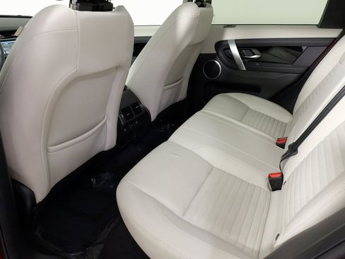 Used 2023 Land Rover Discovery Sport S image 43
