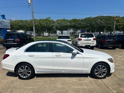 Used 2018 Mercedes-Benz C 300 4MATIC Sedan image 4