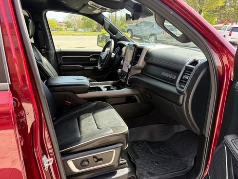 Used 2025 RAM 1500 Laramie AWD/4WD image 7