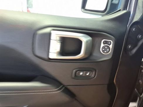 Used 2022 Jeep Wrangler Unlimited Sahara w/ Cold Weather Group AWD/4WD image 18