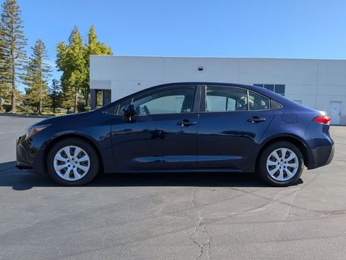 Used 2020 Toyota Corolla LE FWD image 9