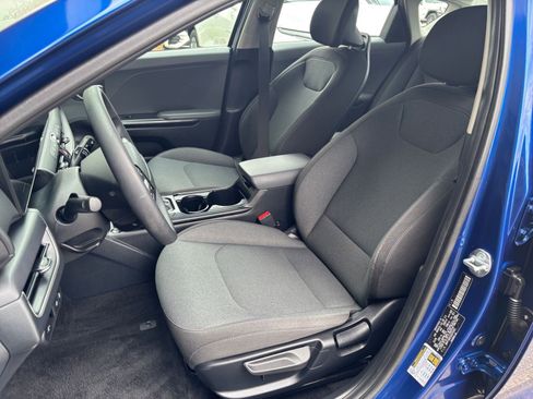 Used 2025 Kia K4 LXS FWD image 36