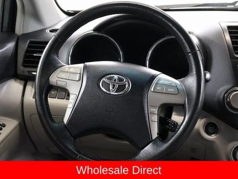 Used 2010 Toyota Highlander Limited AWD/4WD image 16