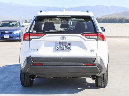 Certified 2020 Toyota RAV4 XLE AWD/4WD image 6