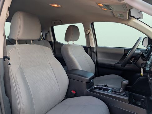 Used 2019 Toyota Tacoma SR image 28