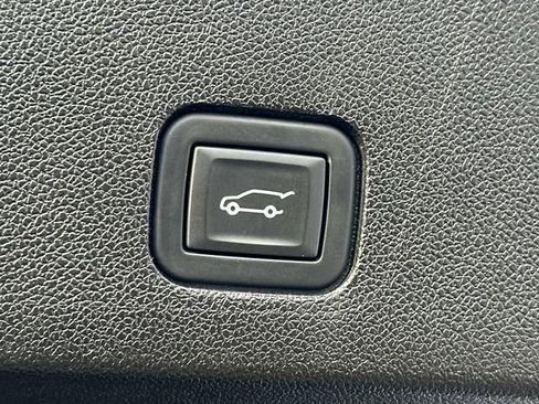 Certified 2023 Cadillac XT6 Premium Luxury w/ Technology Package image 19