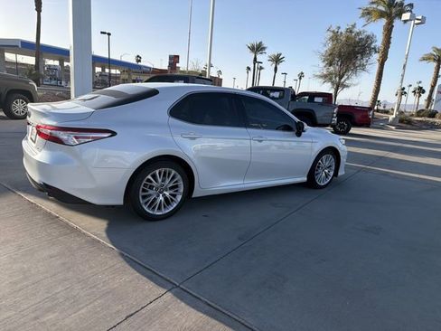Certified 2018 Toyota Camry XLE image 4
