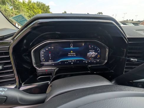 Used 2023 Chevrolet Silverado 1500 LT AWD/4WD image 8
