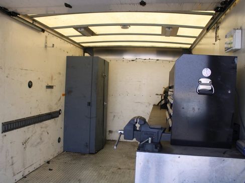 Used 2015 GMC Savana 3500 RWD image 13