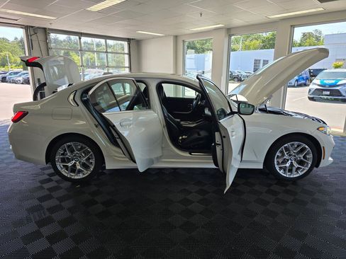 Used 2025 BMW 330i Sedan RWD image 15