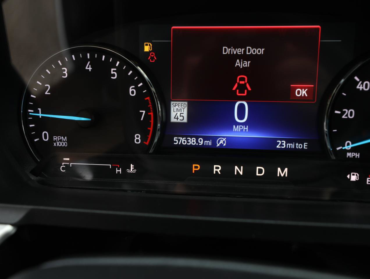 Used 2021 Ford Explorer XLT w/ Equipment Group 202A AWD/4WD image 31