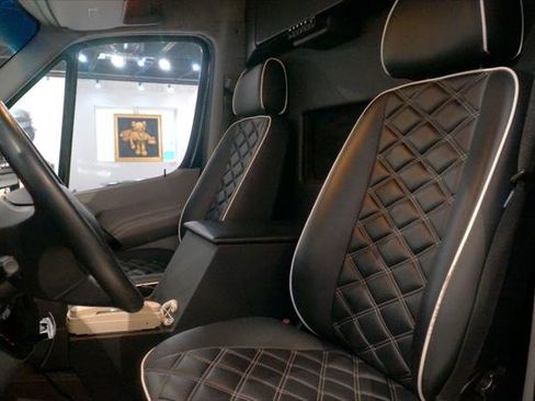 Used 2015 Mercedes-Benz Sprinter 2500 image 23