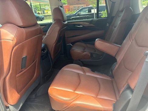 Used 2019 Cadillac Escalade Premium Luxury AWD/4WD image 6
