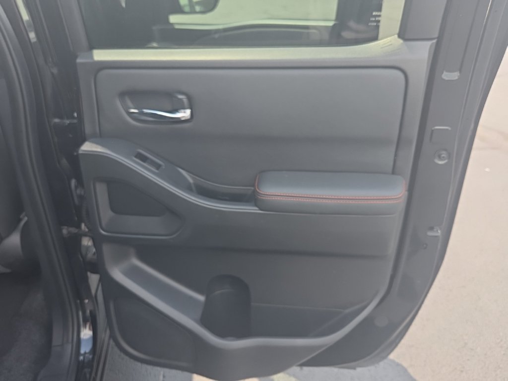 Used 2023 Nissan Frontier PRO-4X w/ Pro Convenience Package AWD/4WD image 15