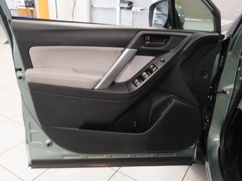 Used 2016 Subaru Forester 2.5i Premium image 17