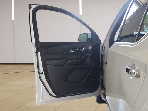 Used 2023 Chevrolet Traverse High Country AWD/4WD image 10