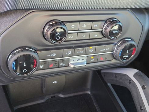 Certified 2022 Ford Bronco Outer Banks w/ Sasquatch Package AWD/4WD image 22