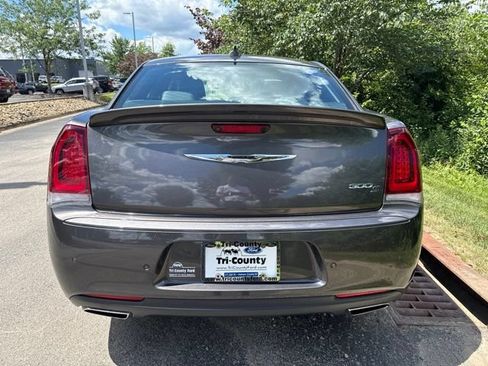 Used 2020 Chrysler 300 S w/ Safetytec Plus Group RWD image 7