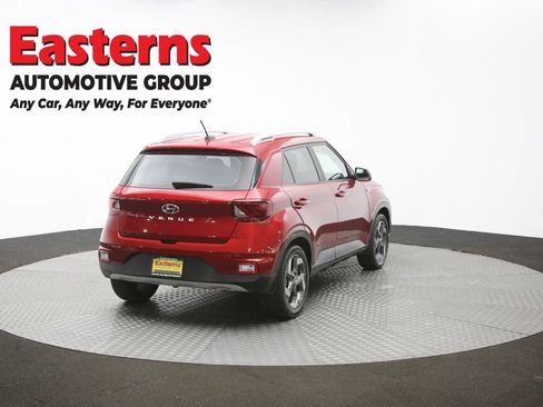 Used 2024 Hyundai Venue Limited FWD image 39