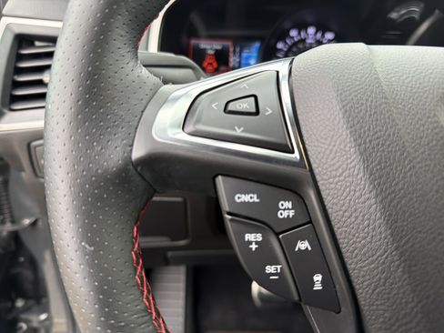 Used 2021 Ford Edge ST-Line image 9