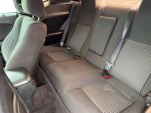 Used 2018 Dodge Challenger SXT RWD image 11