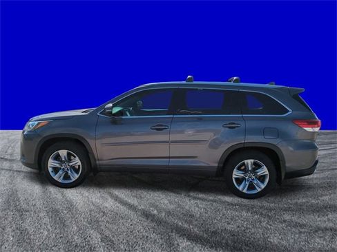 Used 2017 Toyota Highlander Limited image 7