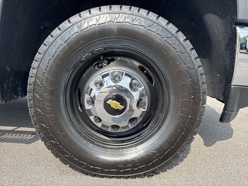 Used 2021 Chevrolet Silverado 3500 LT w/ Snow Plow Prep Package image 12