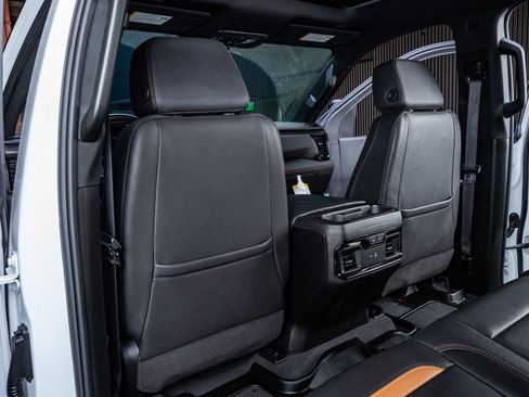 Used 2024 GMC Sierra 2500 AT4 w/ AT4 Preferred Package image 33